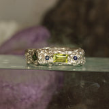 peridot ring - Size 6