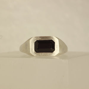 deep purple/black natural spinel ring - Size 5.5 / L