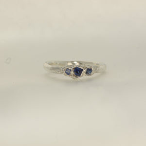 Blue sapphire trio melted silver ring size 4.5 / J